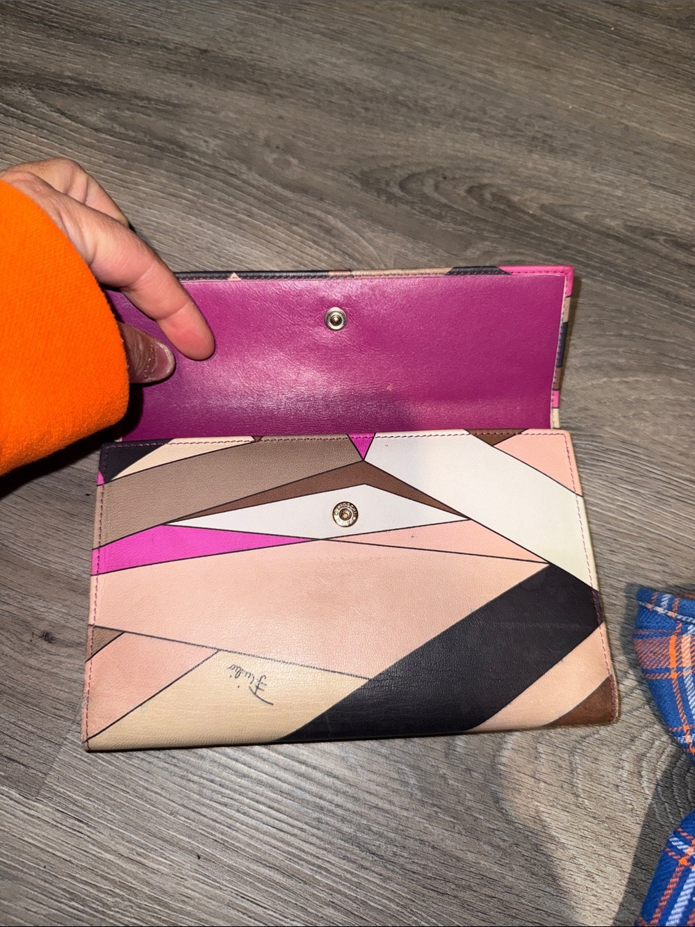 Emilio Pucci Pink Multi Geometric Foldover Large Wallet (callouts in picture) - Picture 4 of 5